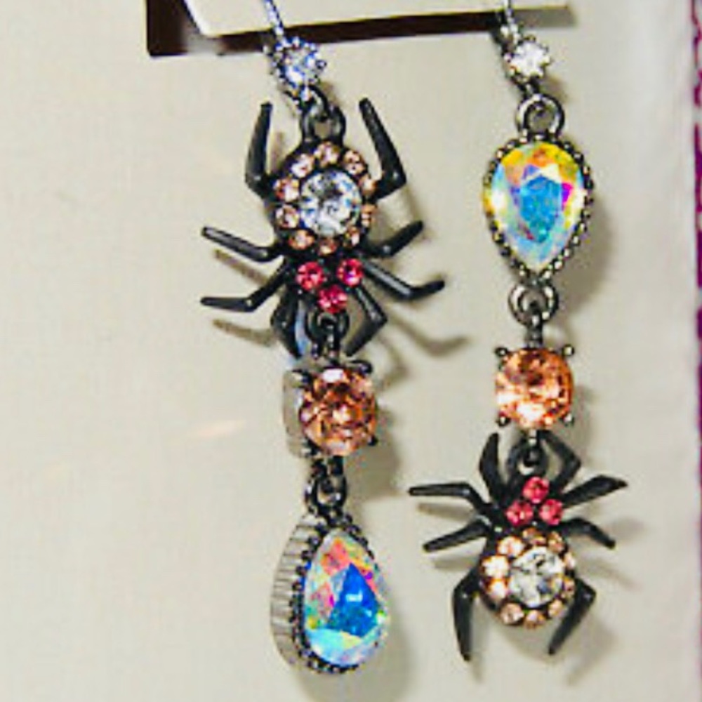 New Betsey-Johnson Spider Mismatch Earrings - Picture 9 of 17